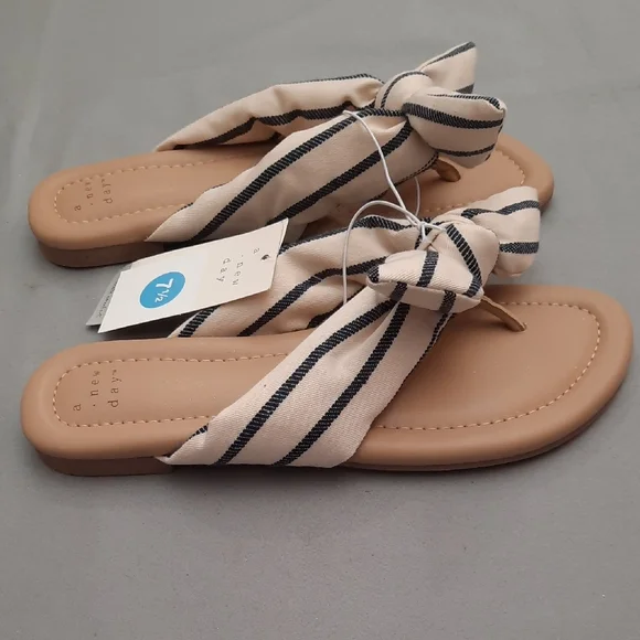 A New Day Cream and Navy Striped Sandals - New With Tags - Size 7.5" - Picture 6 of 10